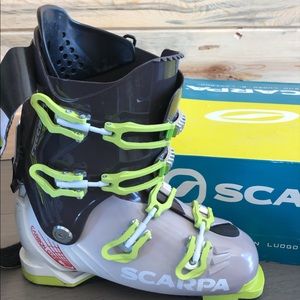 Scarpa Men’s Ski boots